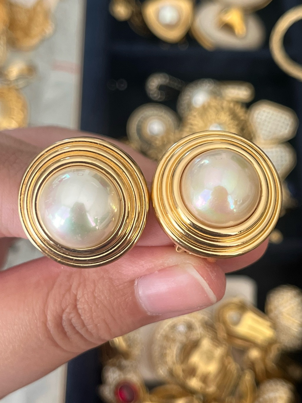 Authentic Vintage Dior Classic Round Pearl Gold Layered Edge Clip-On Earrings